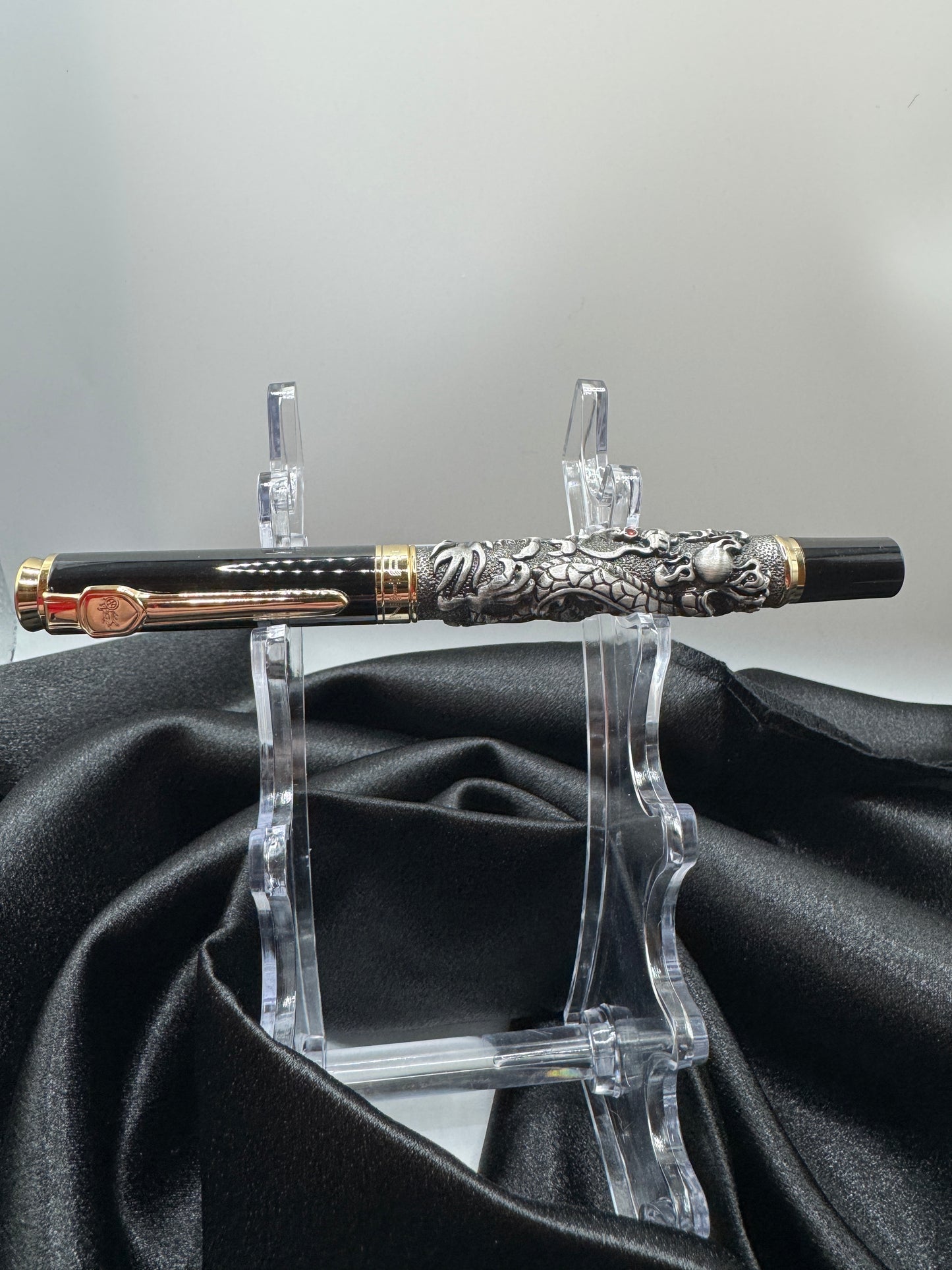 Premium New Jinhao Auspicious Ancient Dragon Pen - Fine Nib