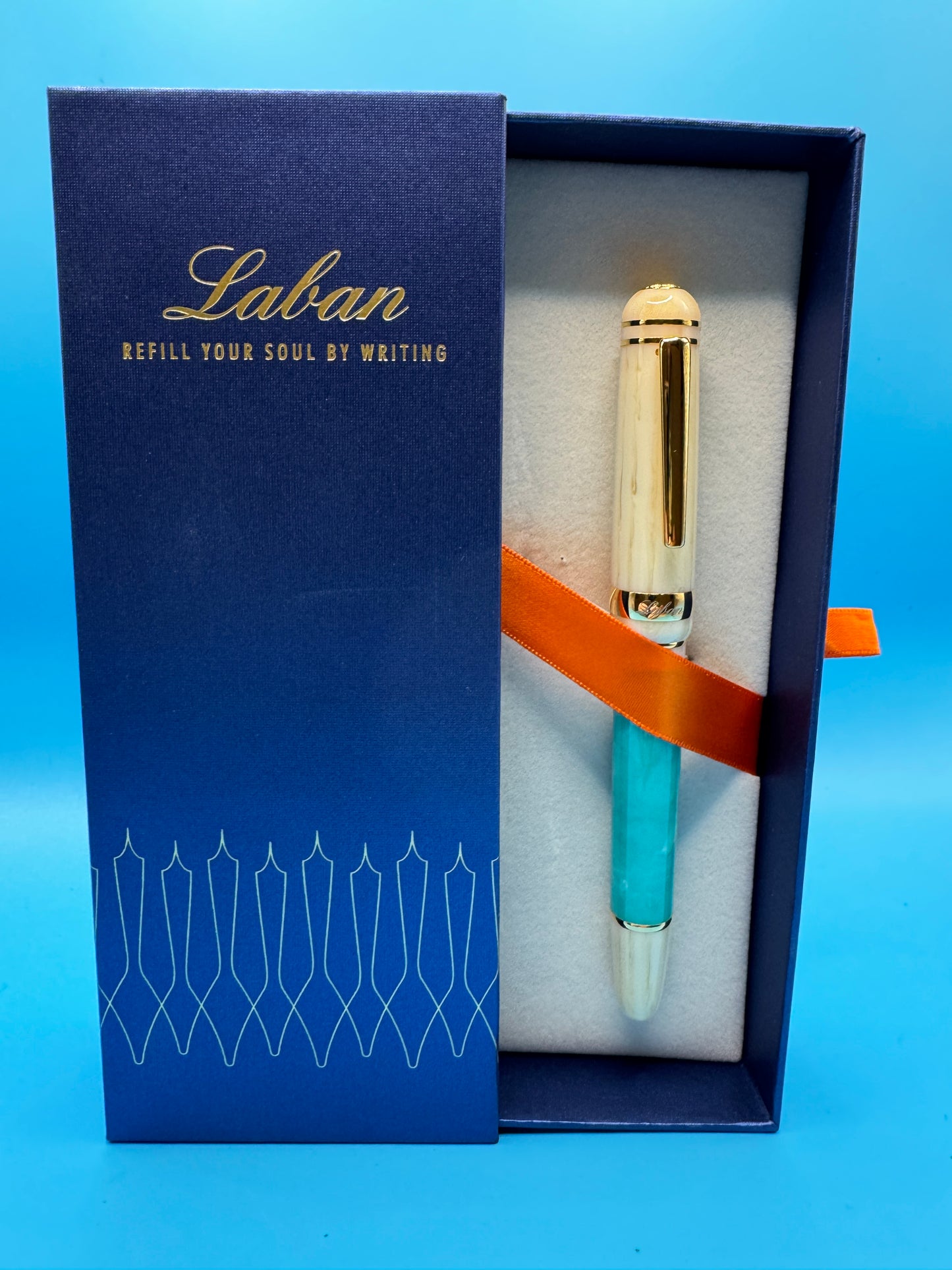 Laban 325