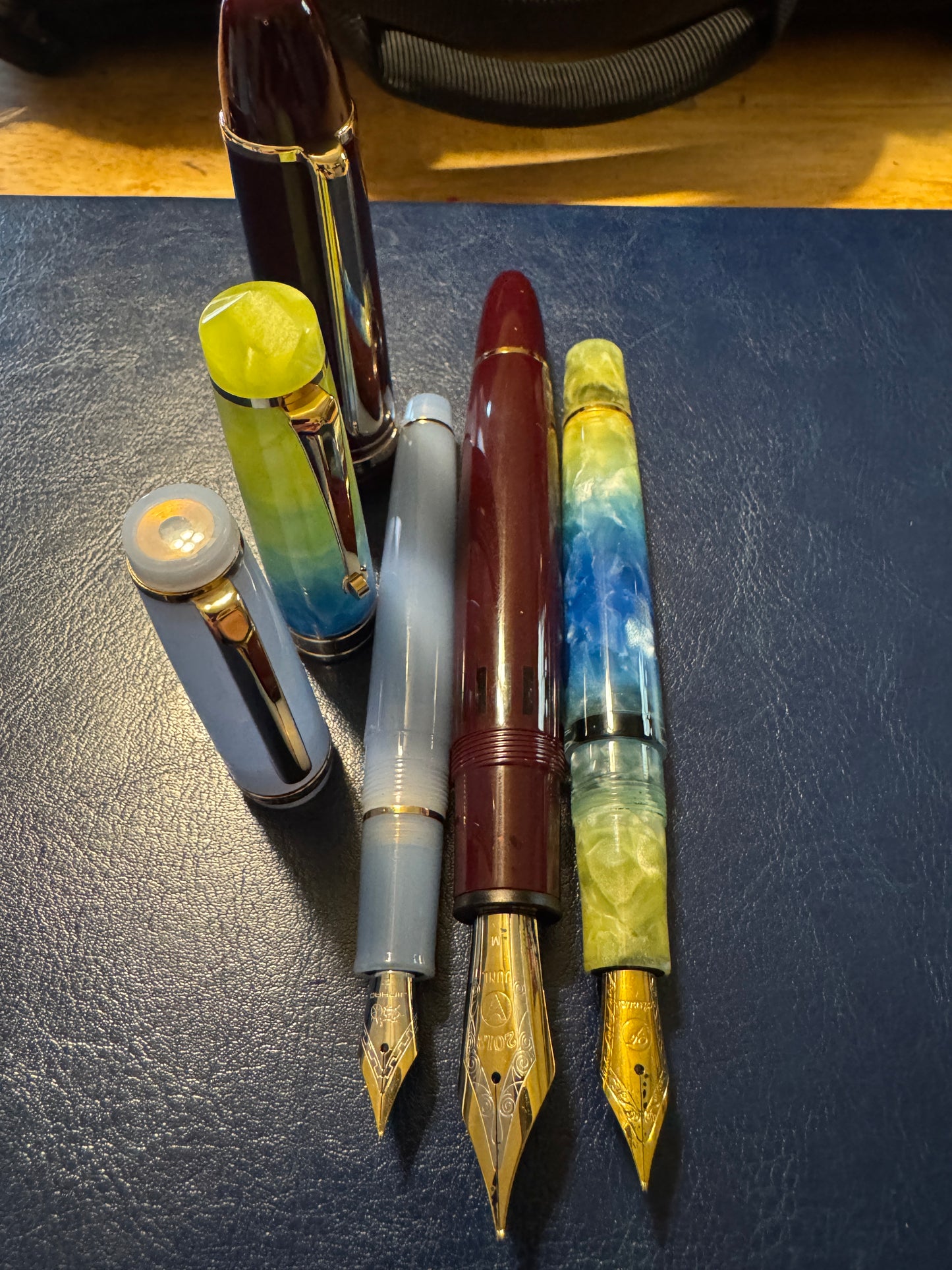 Jinhao 82 (size 5 nib) and Asvine P20 (Jowo #6 nib) shown for reference