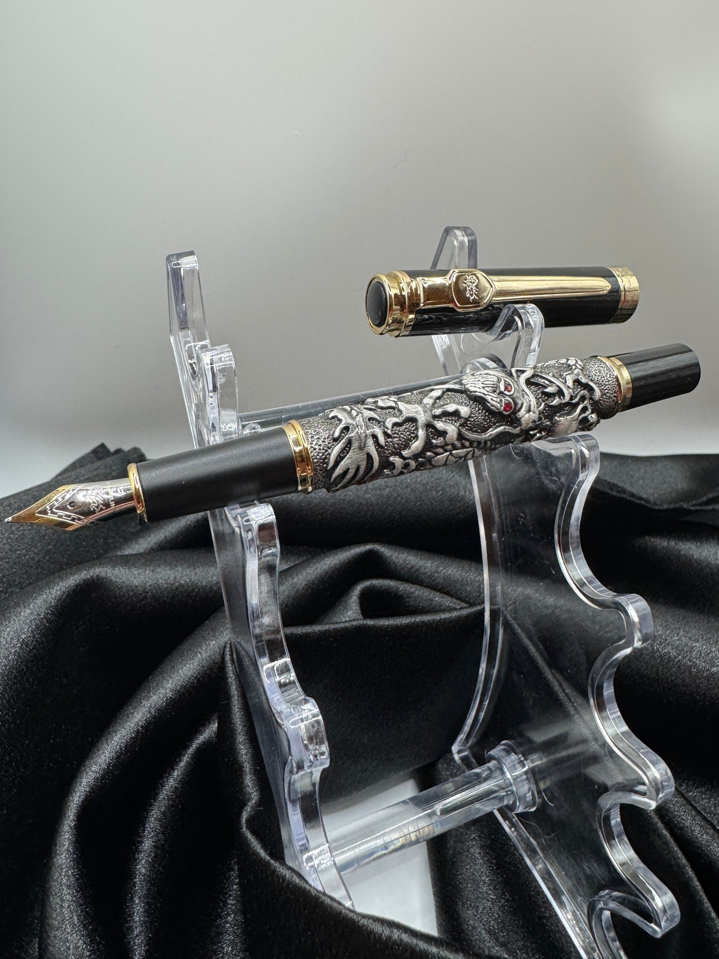 Premium New Jinhao Auspicious Ancient Dragon Pen - Fine Nib