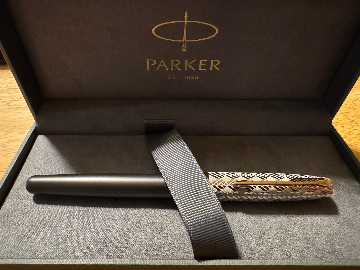 Sonnet Premium Metal & Gray PGT Fountain Pen (2119788)