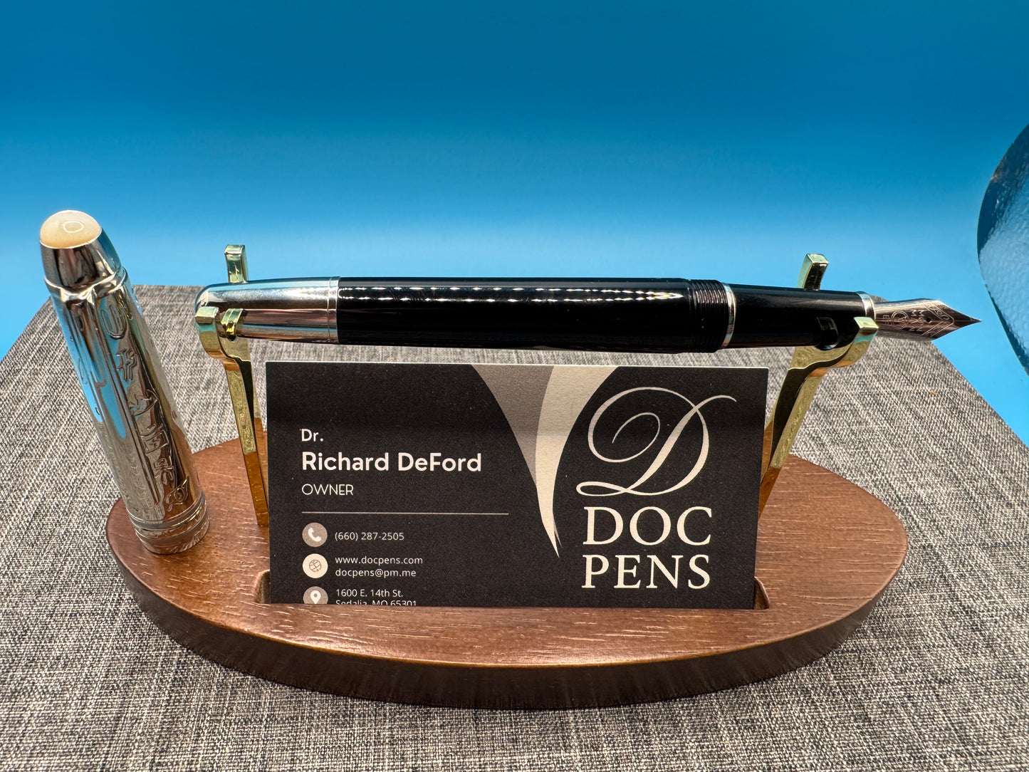 MAJOHN P135 Black Resin Fountain Pen Extra Fine Nib, Retro Oracle Metal Pen Cap Pearl Top