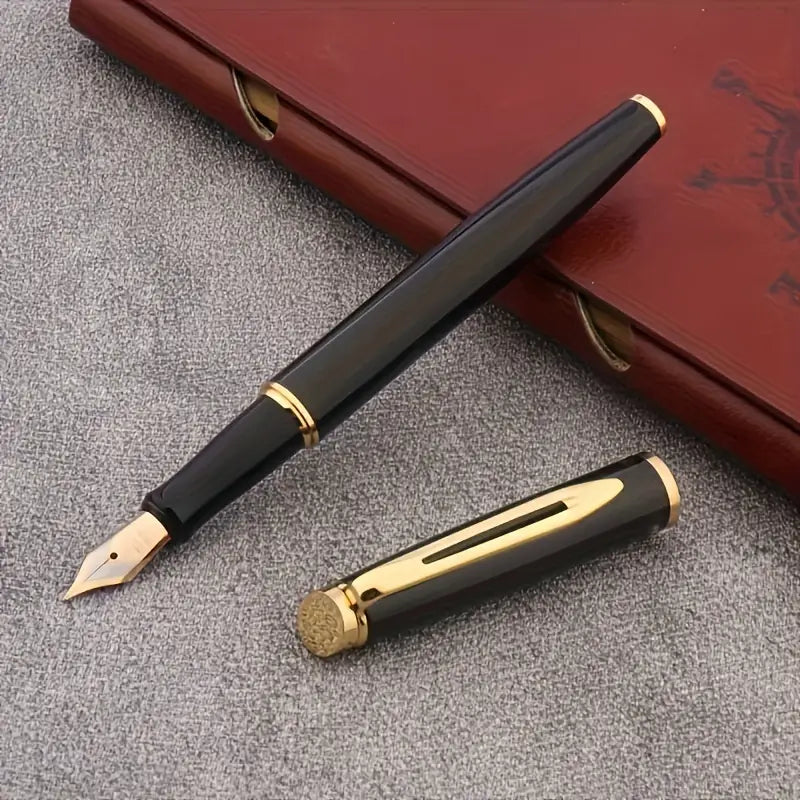 Fountain Pen, Metallic Black Lacquer, Arrow M Nib