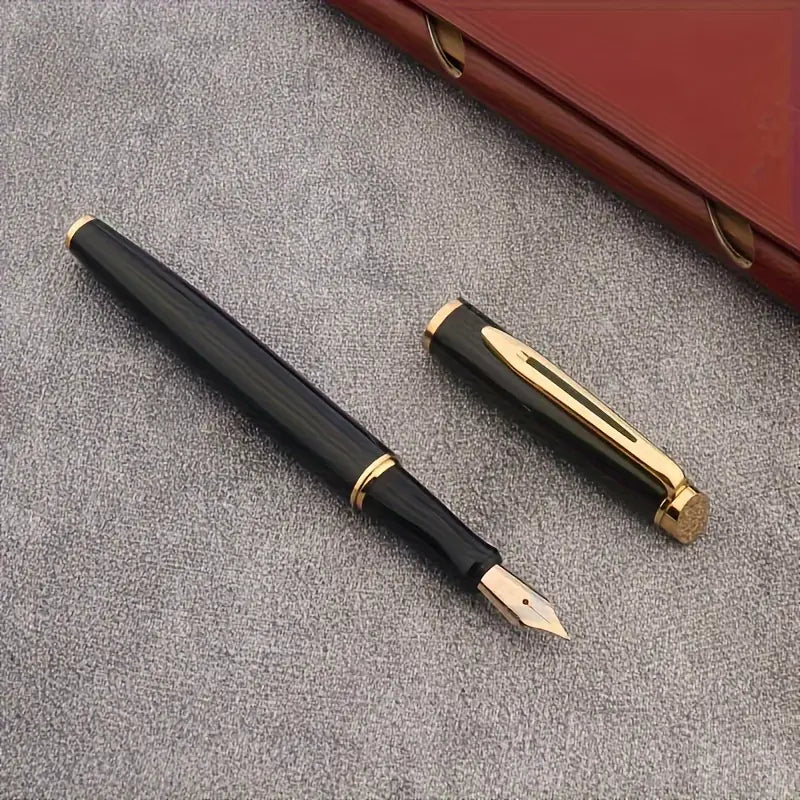 Fountain Pen, Metallic Black Lacquer, Arrow M Nib