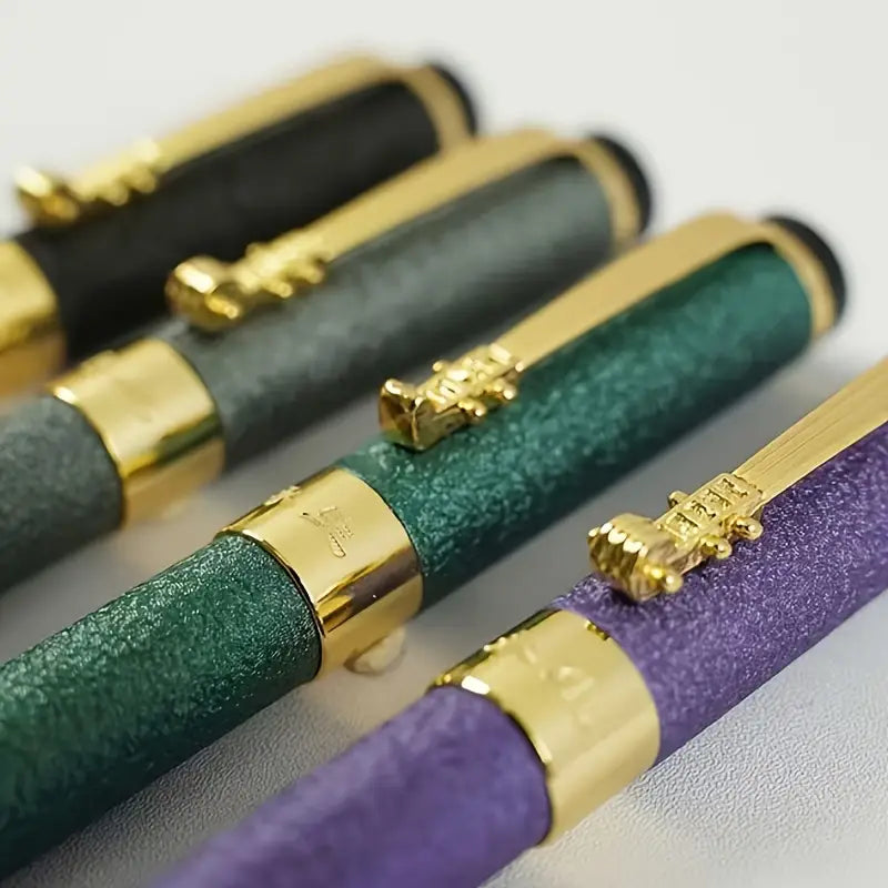 Textured Classic Fountain Pen, Violin style plastic clip, Medium Nib