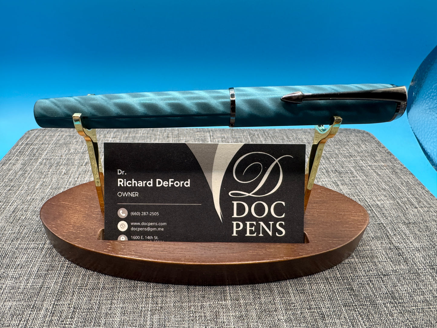 Hong Dian A9 Fountain Pen Large No.8 Extra Fine Point Ebonite Feed, Blue Moire Pattern Unique Design with Refillable Converter and Metal Case
