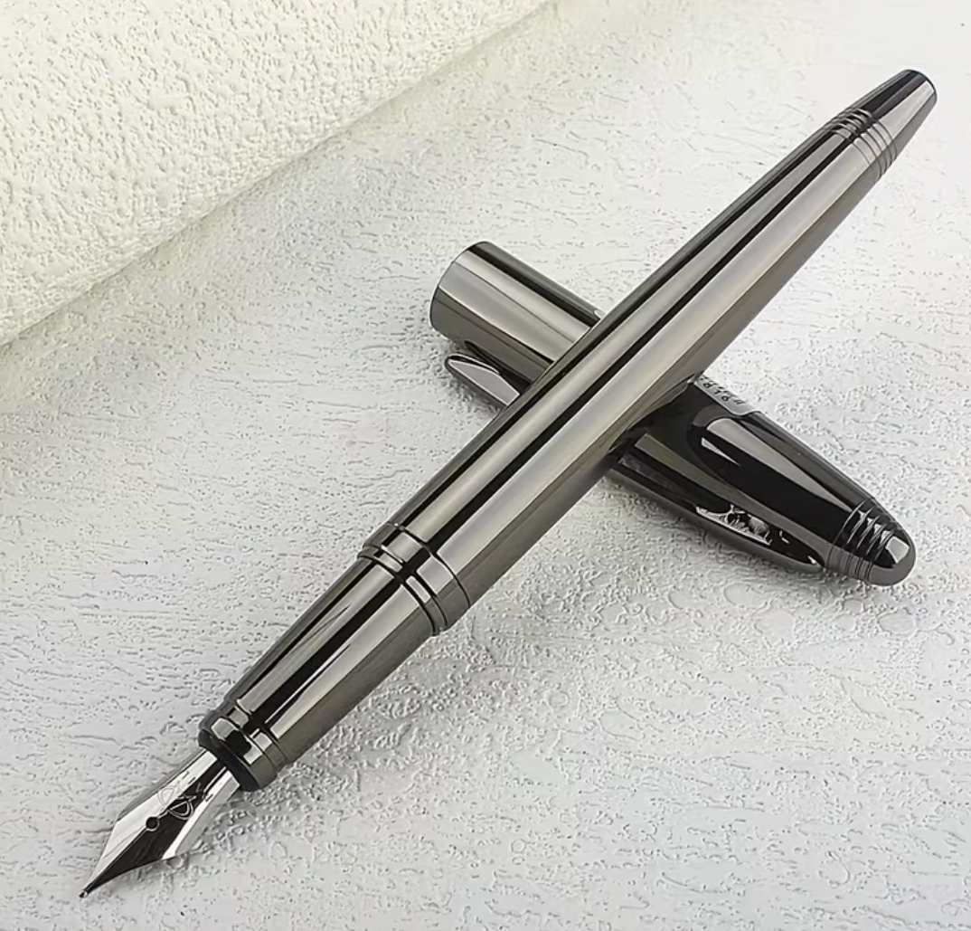 Smooth elegant metal fountain pen