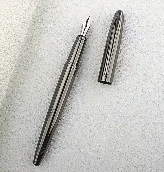 Smooth elegant metal fountain pen