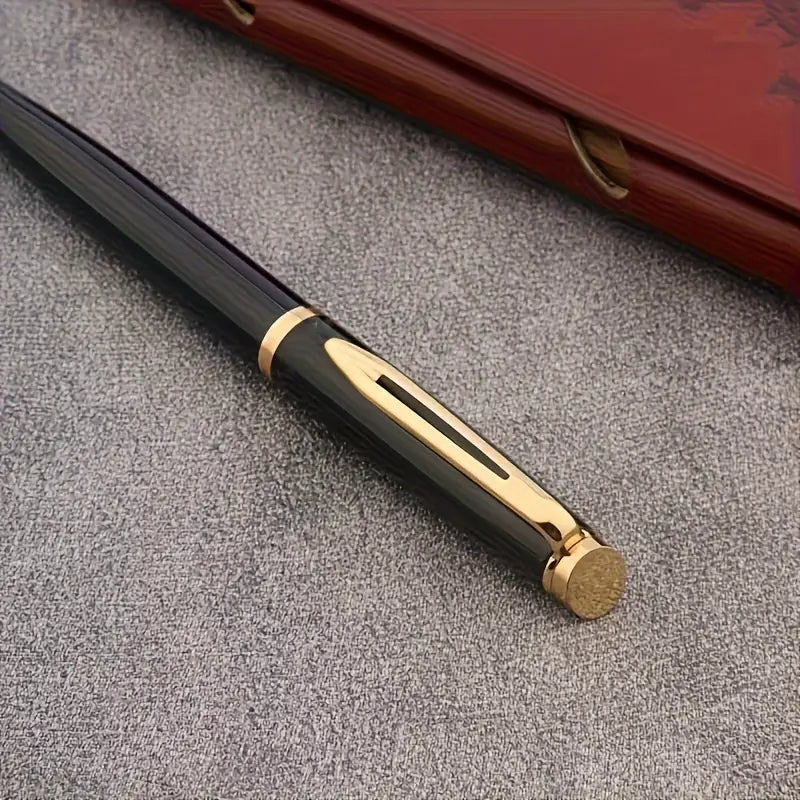 Fountain Pen, Metallic Black Lacquer, Arrow M Nib